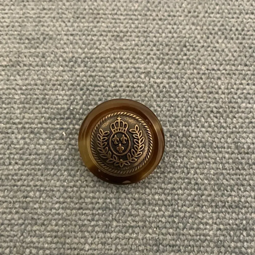 Medium Button